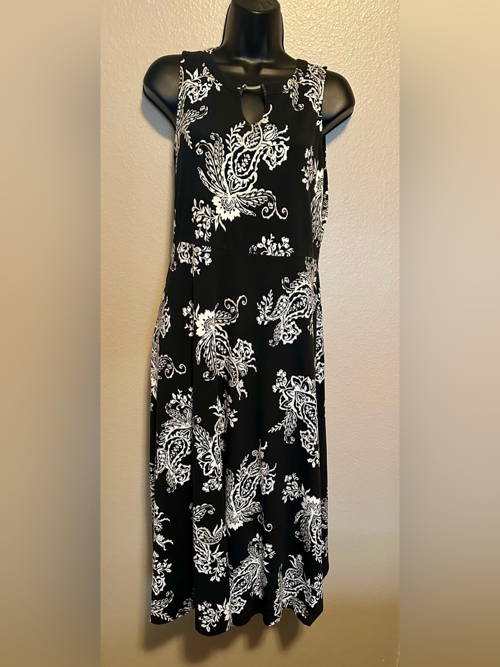 Croft & Barrow Black and White Paisley Maxi Dress